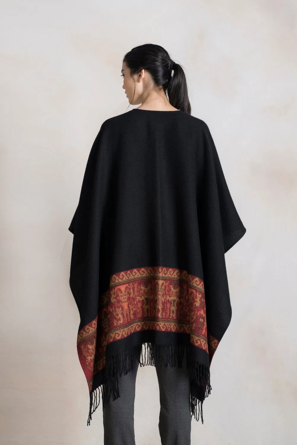 Chancay - 27 Cape Baby Alpaca Color Black