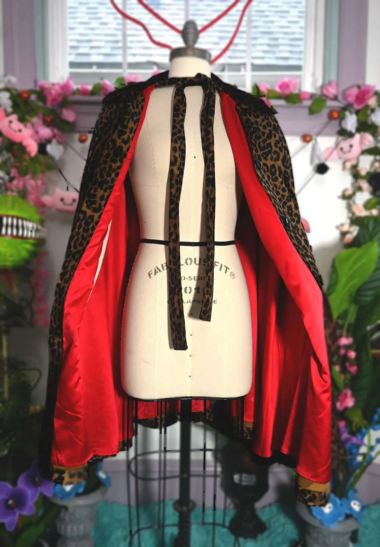 FLORENCE HOODED CAPE IN LEOPARD VELVET