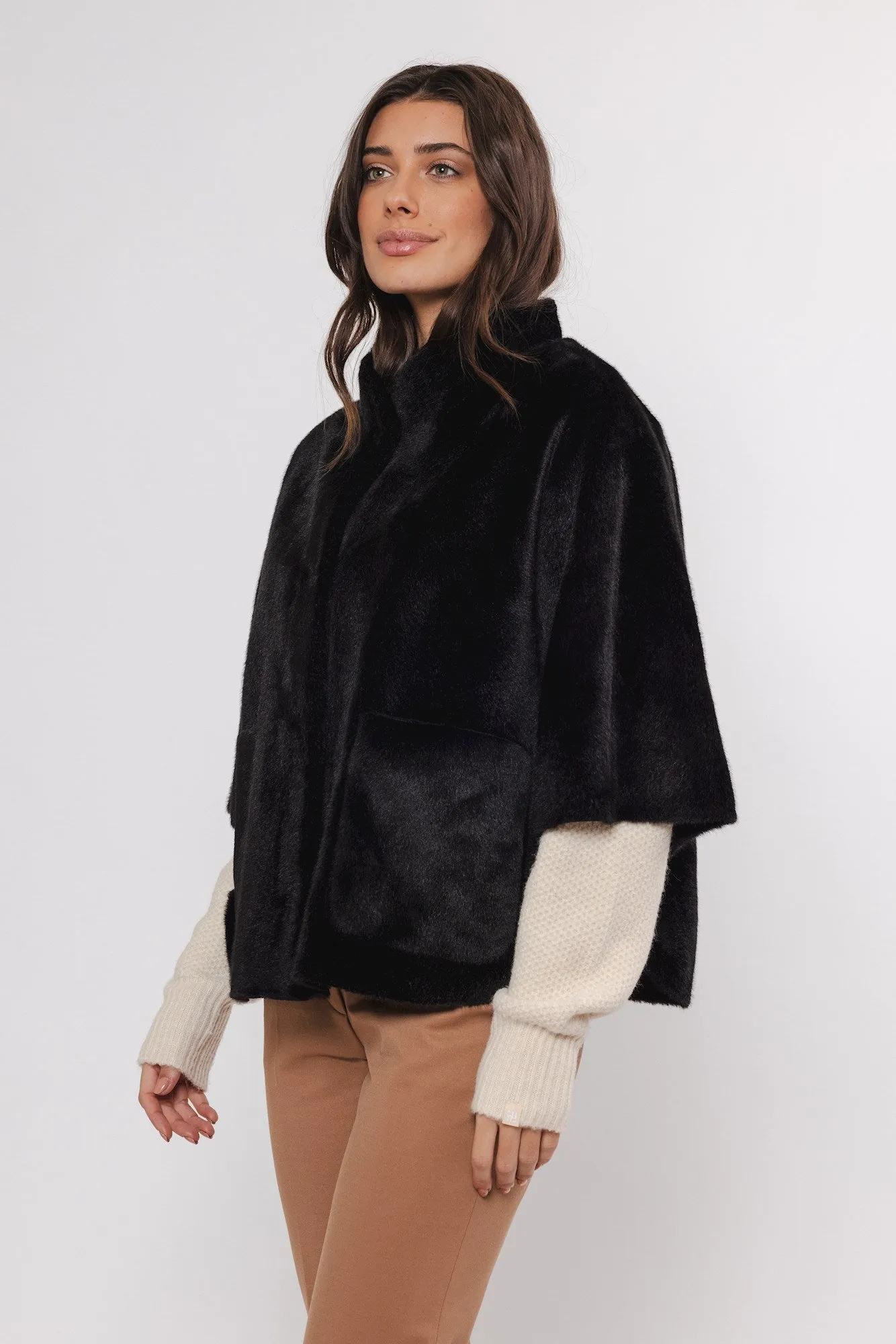 Rino & Pelle Faux Fur Cape | Navy / Black