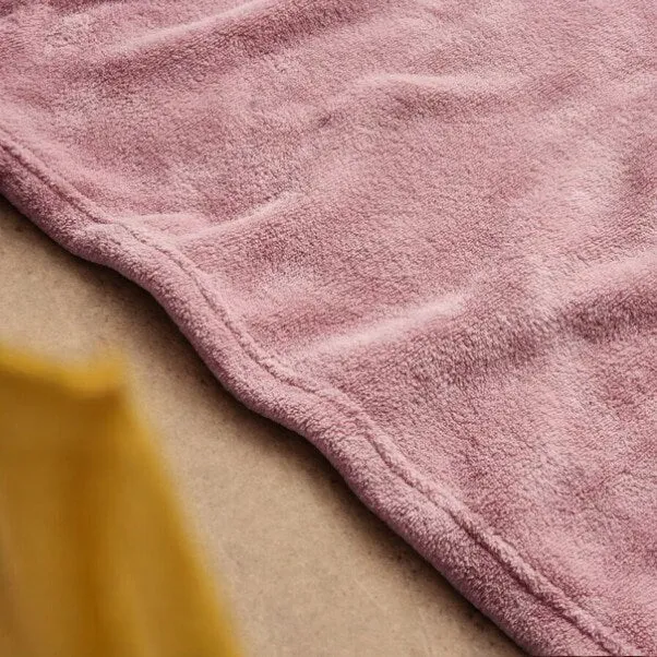Rose Pink Soft Fleece Throw 130 x 170cm