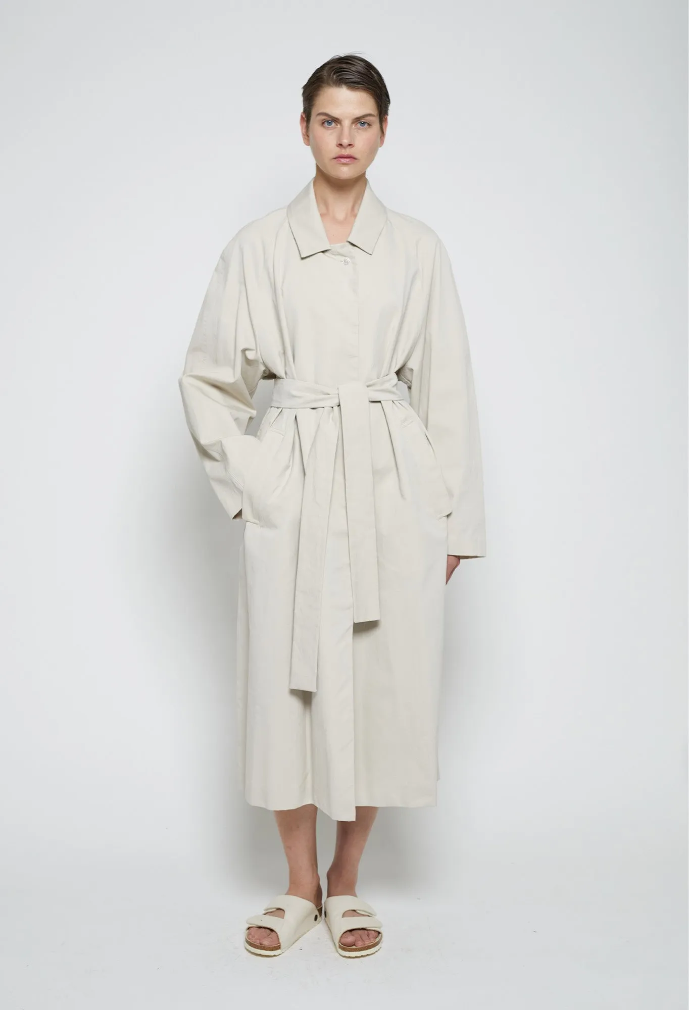 VEDA - Oversized Cotton and Silk Summer Coat in Light Sand